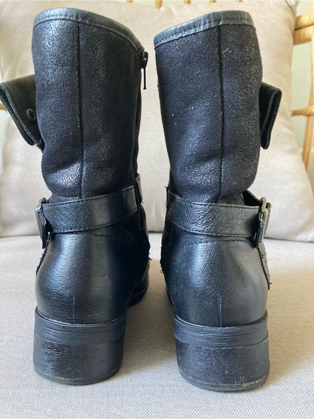 BareTraps Hallie Black Moto Ankle Boots Leather Buckle Zip 9.5M - Picture 4 of 9